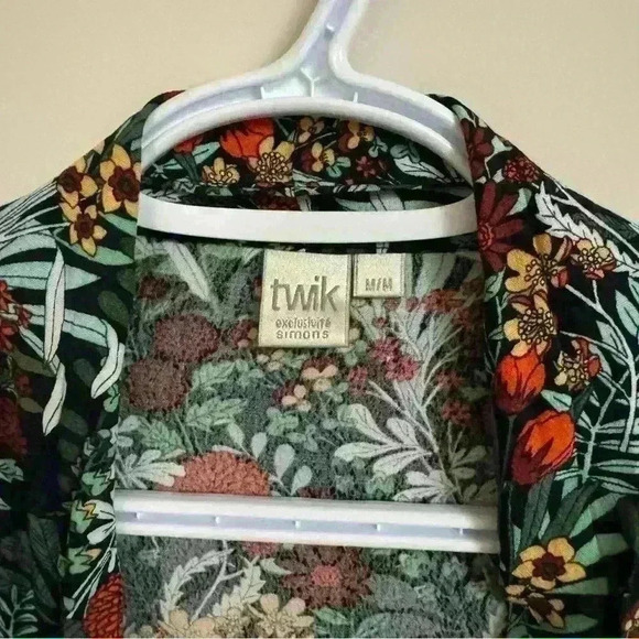 2/20 Twik floral open front kimono  - women’s medium - Picture 3 of 6